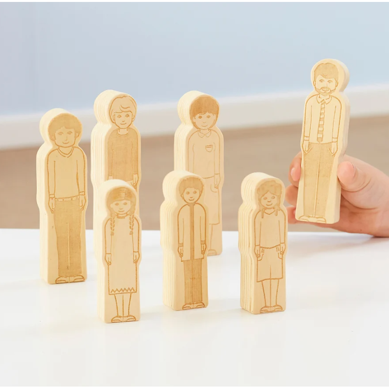 Figurines en bois